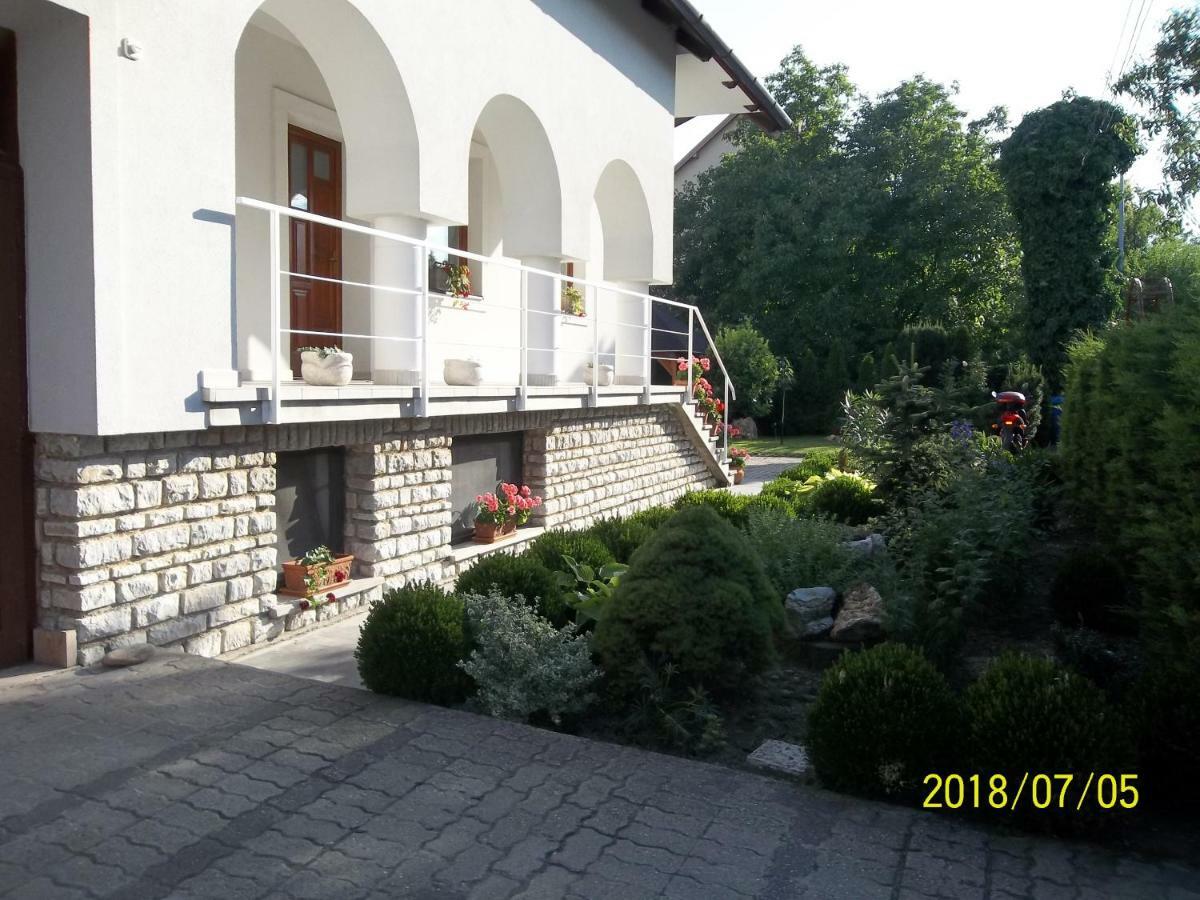 Viragos Vendeghaz Balatonfuered Appartement Buitenkant foto